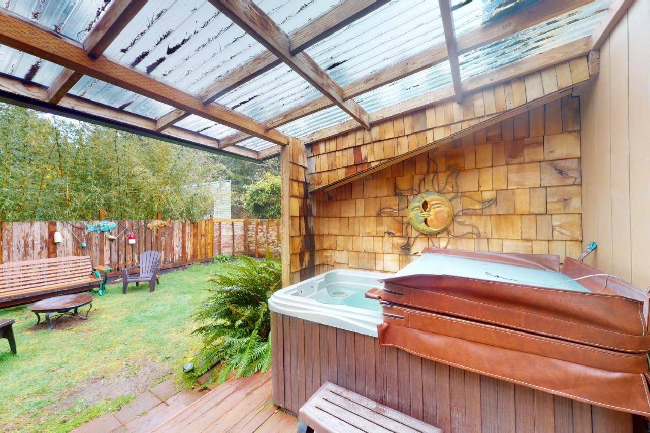 Villa The Getaway Tillicum Beach Exterior foto