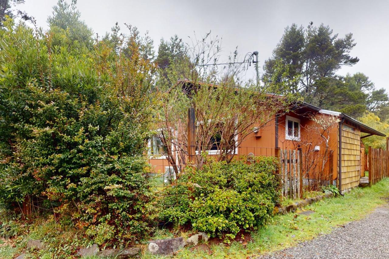 Villa The Getaway Tillicum Beach Exterior foto